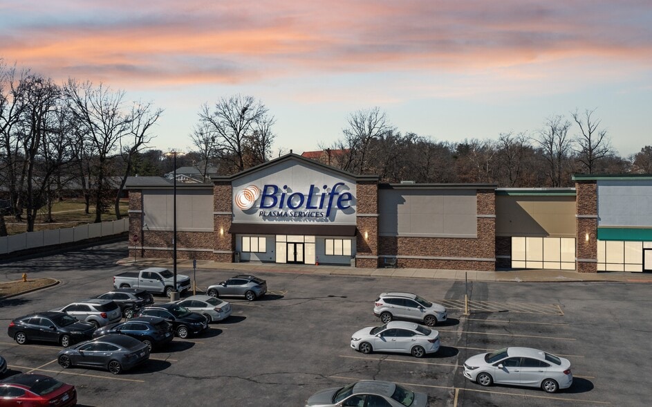 Primary Photo Of 7521-7531 Watson Rd, Saint Louis Department Store For Sale