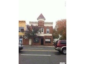 More Photos Of 200 Merrick Rd, Rockville Centre Storefront Retail Residential For Lease