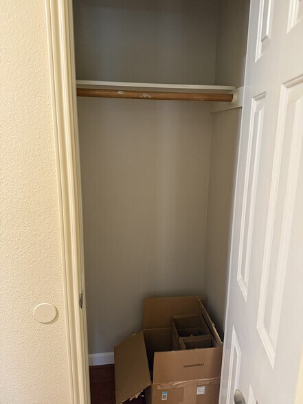 More Photos Of 1030 Canyon Bend Dr, Dripping Springs Light Distribution For Lease