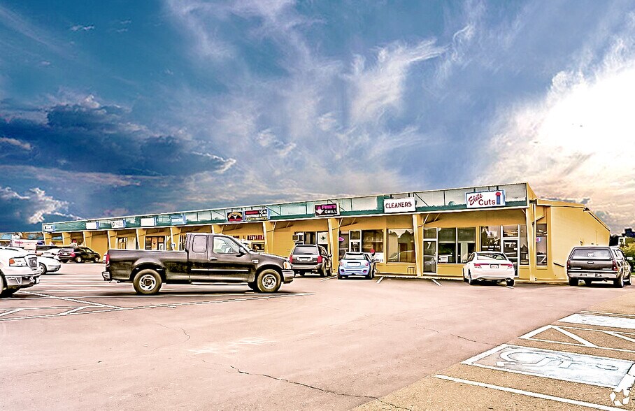 More Photos Of 658-676 Parker Rd, Fairfield Freestanding For Lease