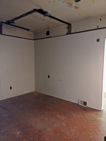 More Photos Of 485-487 Front St, Berea Office Residential For Sale