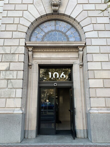More Photos Of 106 W 4th St, Santa Ana Office For Lease
