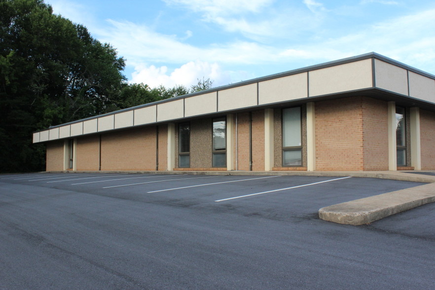 Primary Photo Of 210 13th Avenue Pl NW, Hickory Medical For Lease