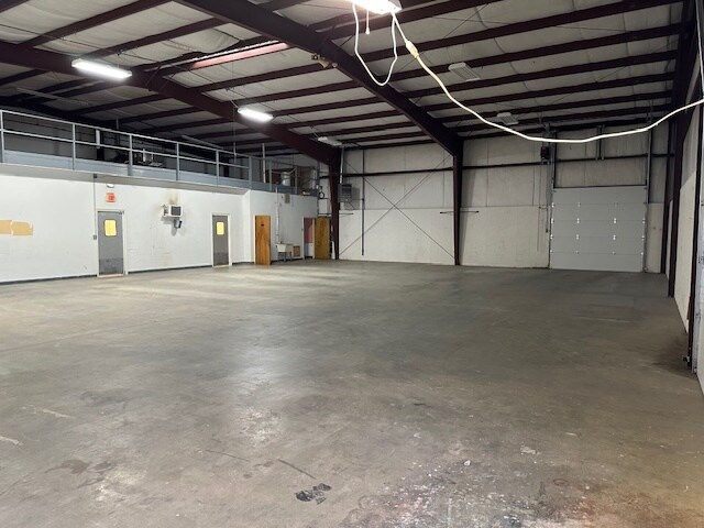 More Photos Of 532 Monroe St, Danville Freestanding For Sale