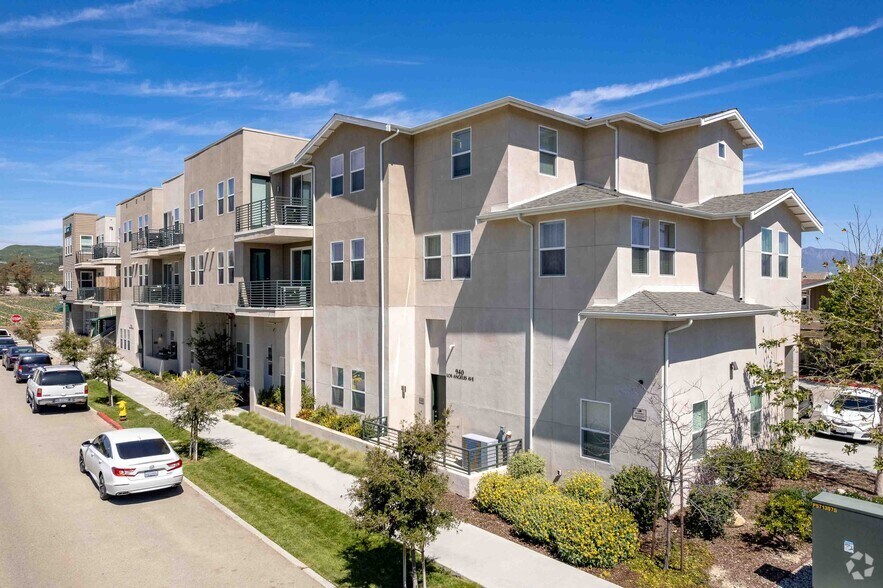 More Photos Of 11114 Darling Rd, Ventura Apartments For Lease