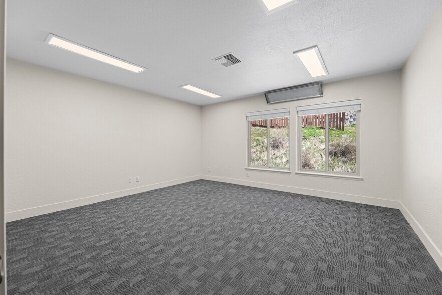 More Photos Of 625 Hwy 50, Zephyr Cove Office For Sale