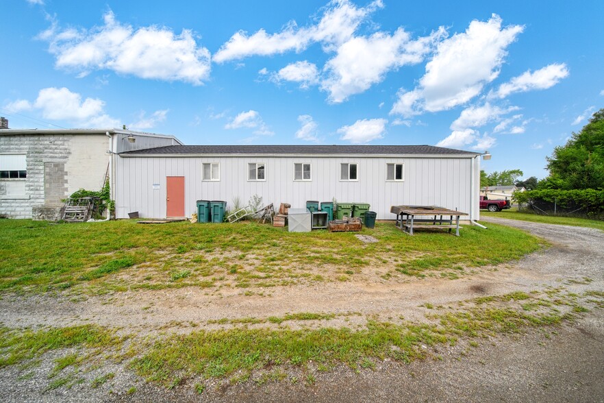 More Photos Of 208 Irwin St, Brooklyn Manufacturing For Sale