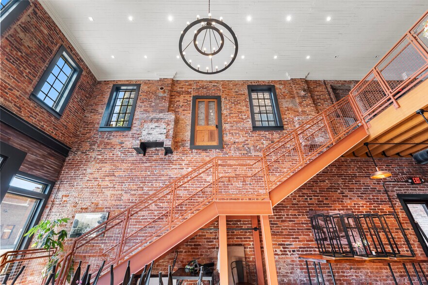 More Photos Of 219-221 N Parler Ave, Saint George Restaurant For Sale