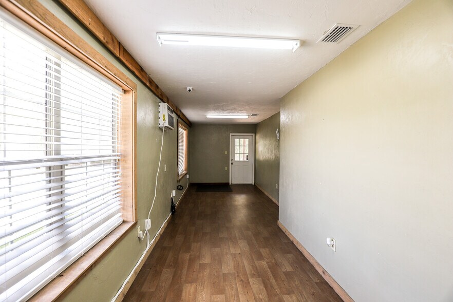 More Photos Of 13723 NW US Highway 441, Alachua General Retail For Lease