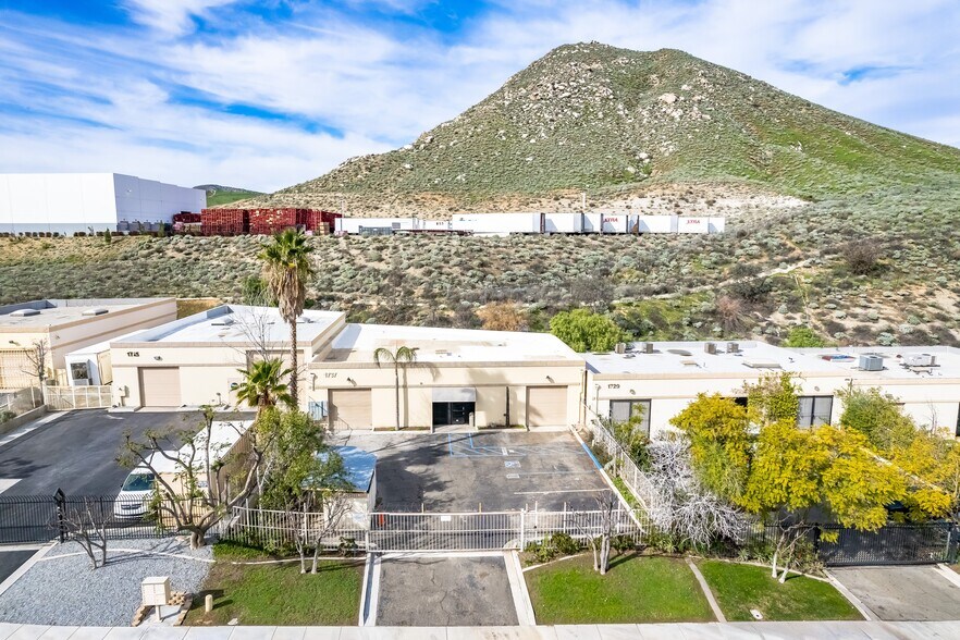 More Photos Of 1737 Production Cir, Jurupa Valley Warehouse For Sale