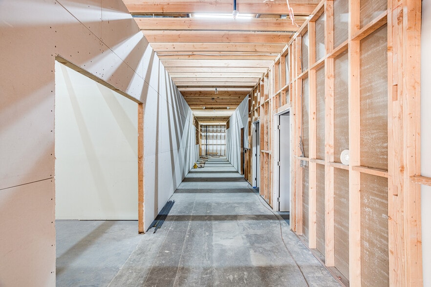 More Photos Of 11019 Penrose St, Sun Valley Manufacturing For Sale