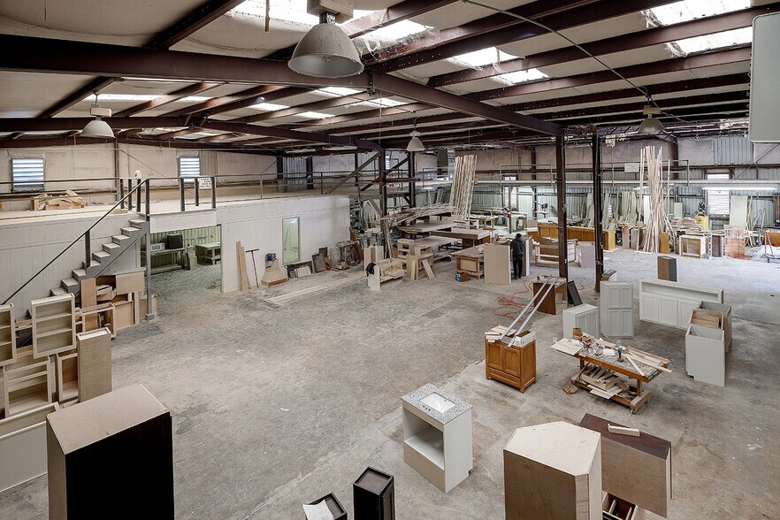 More Photos Of 1406-1420 Telephone Rd, Houston Showroom For Lease