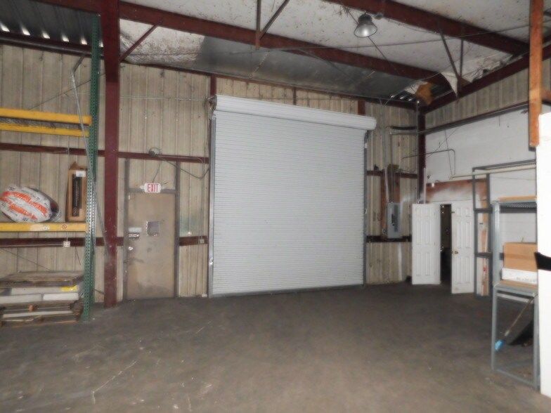 More Photos Of 1512 E Gary Rd, Lakeland Flex For Sale