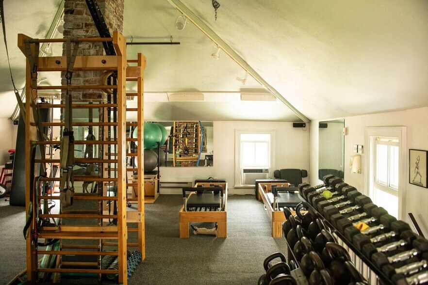 More Photos Of 33 Maple Ave, Claverack Flex For Sale