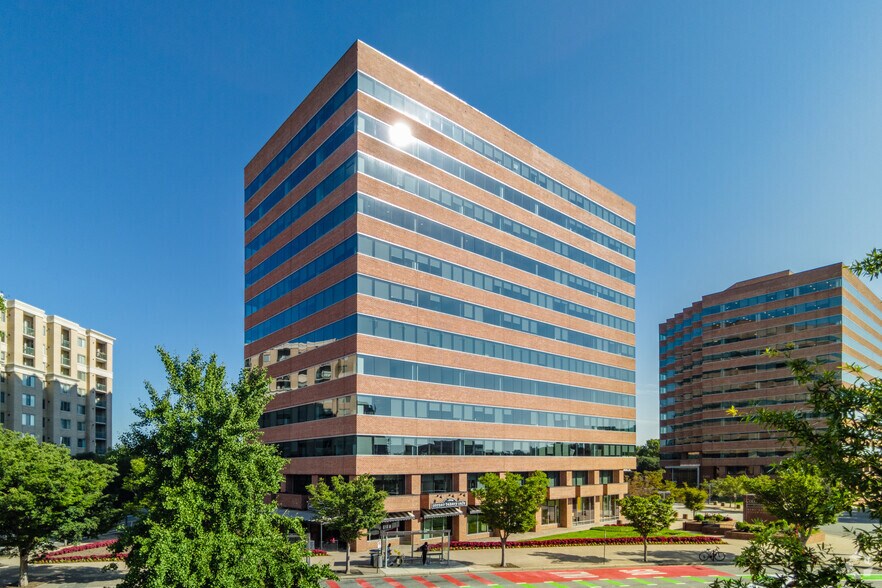 More Photos Of 2111 Wilson Blvd, Arlington Unknown For Lease