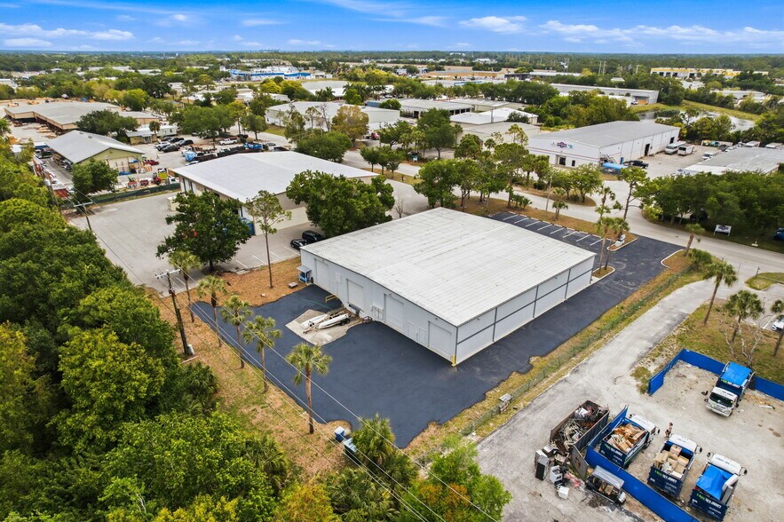 More Photos Of 5826-5830 Corporation Cir, Fort Myers Warehouse For Sale