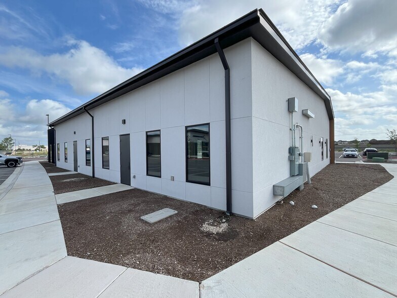 More Photos Of 10861 183A Toll Rd, Leander Medical For Sale