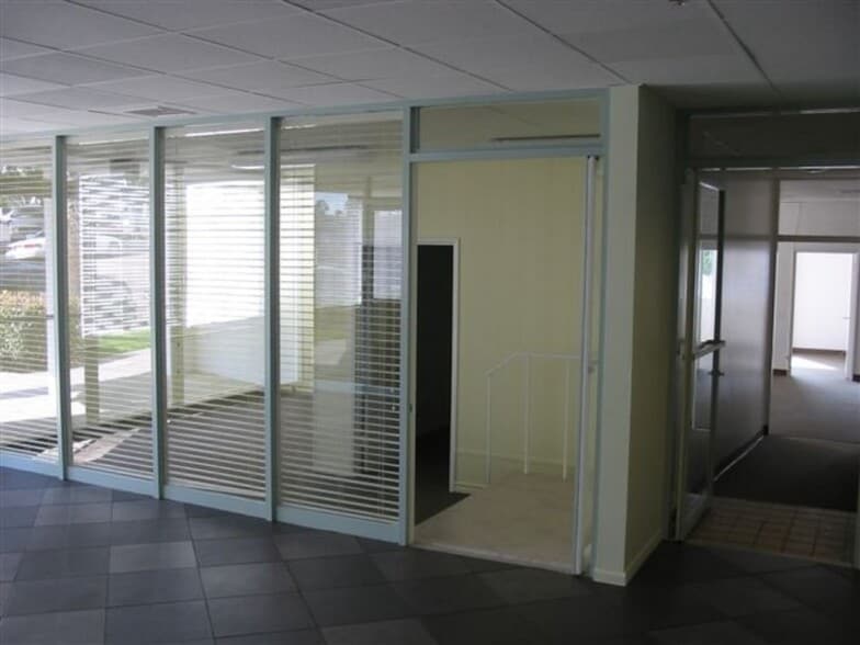 More Photos Of 804 Pier View Way, Oceanside Office For Lease