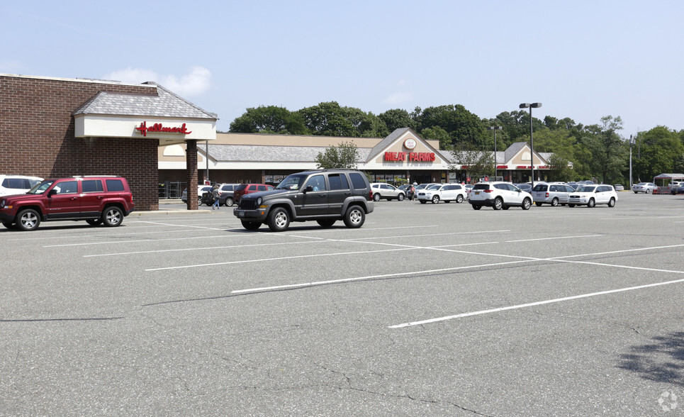 Primary Photo Of 395 Fort Salonga Rd, Northport Freestanding For Lease