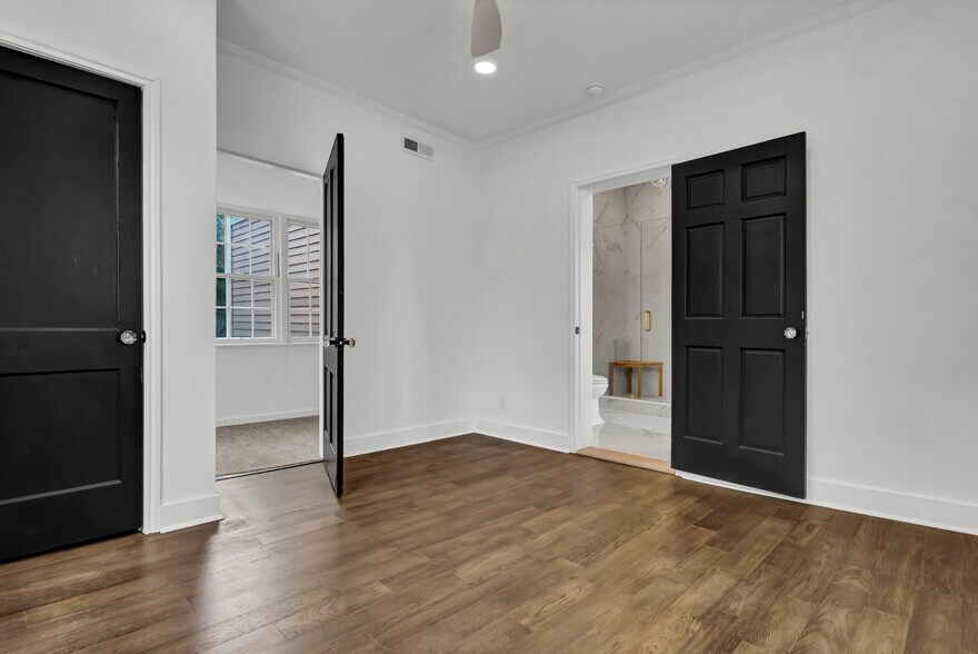 More Photos Of 12 N 5th Ave, Wilmington Office Residential For Sale