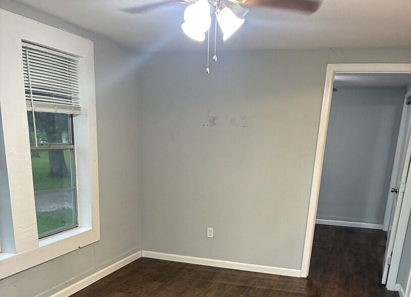 More Photos Of 18023 Dace Rd, Alvin Flex For Lease