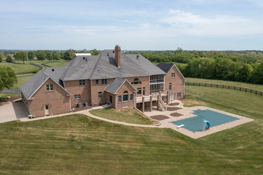 More Photos Of 4664 Lexington Rd, Winchester Specialty For Sale