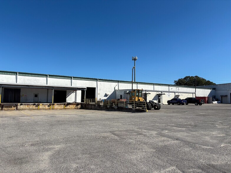 More Photos Of 1930 Hanahan Rd, North Charleston Warehouse For Lease