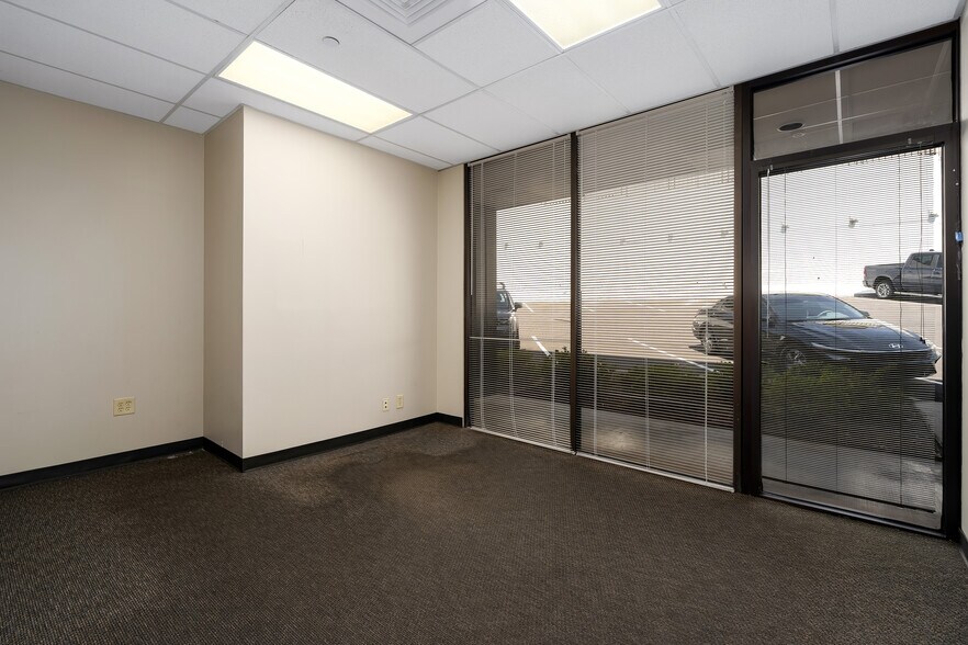 More Photos Of 3918 Montclair Rd, Birmingham Office For Sale