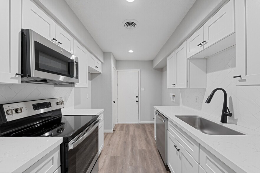 More Photos Of 2675-2689 Gessner Rd, Houston Apartments For Sale