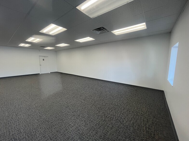 More Photos Of 6211 S Westnedge Ave, Portage Freestanding For Lease