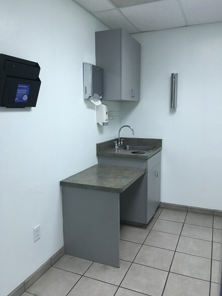 More Photos Of 1310 W St Marys Rd, Tucson Medical For Lease