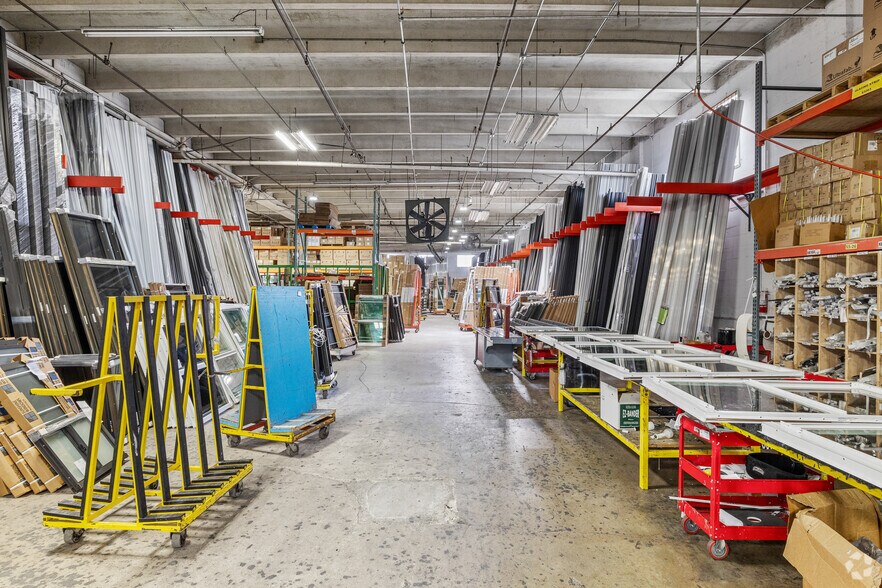 More Photos Of 3320-3350 W 17th Ct, Hialeah Manufacturing For Lease