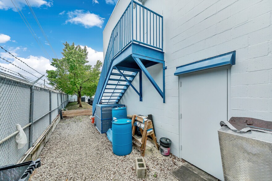 More Photos Of 1120 NW 54th St, Fort Lauderdale Warehouse For Lease