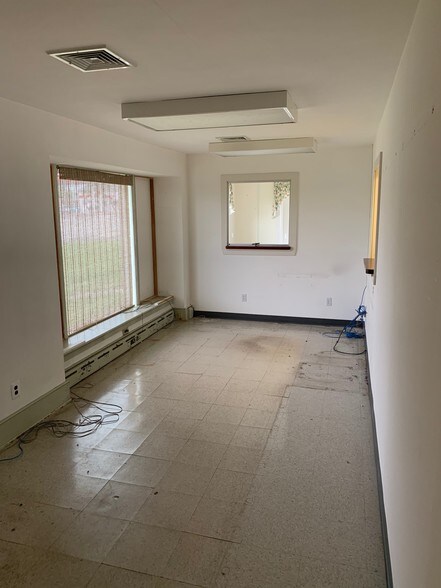 More Photos Of 650 E Broad St, Souderton Freestanding For Lease