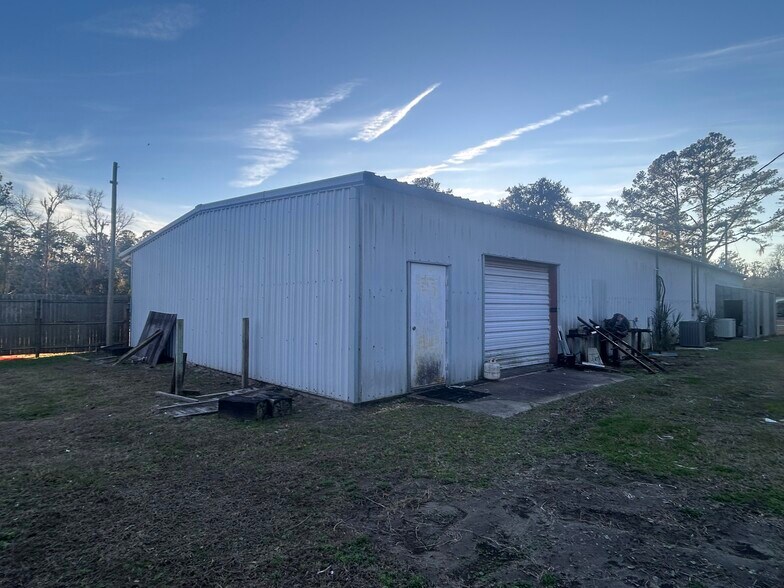 More Photos Of 6523 Harrietts Bluff Rd, Woodbine Freestanding For Sale