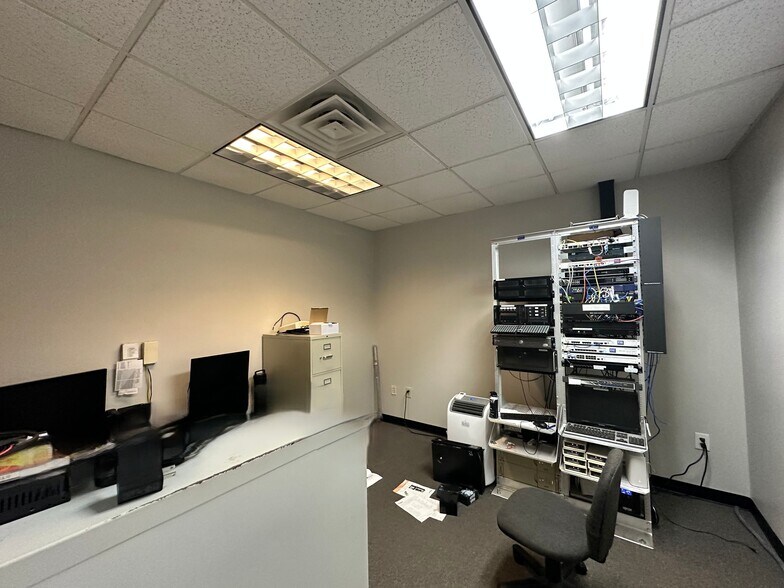 More Photos Of 1385 Weber Industrial Dr, Cumming Distribution For Lease