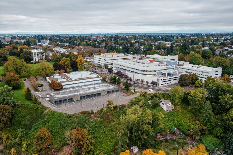 More Photos Of 3325 N Interstate Ave, Portland Office For Sale