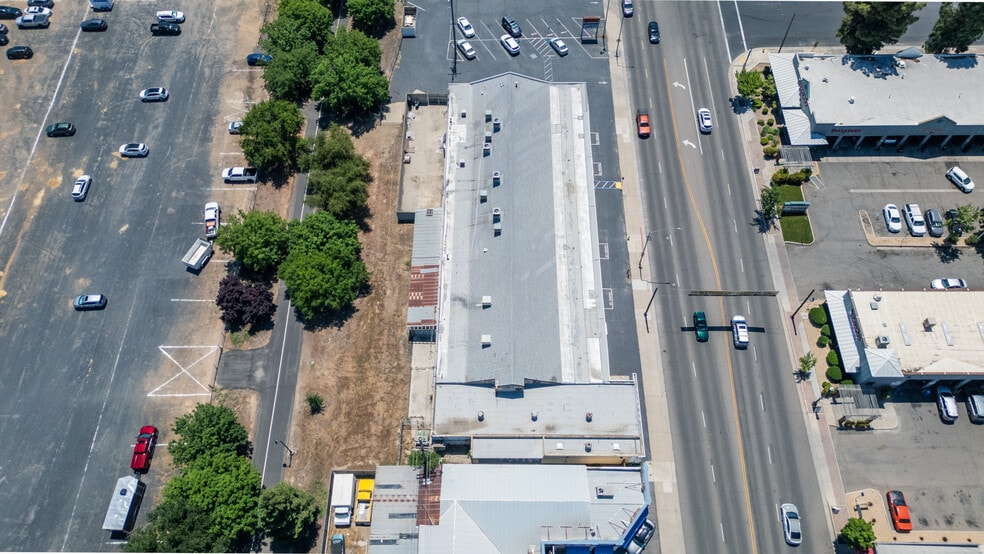 More Photos Of 727 Clovis Ave, Clovis Freestanding For Sale