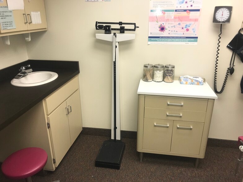 More Photos Of 227 N Jefferson St, New Castle Medical For Sale