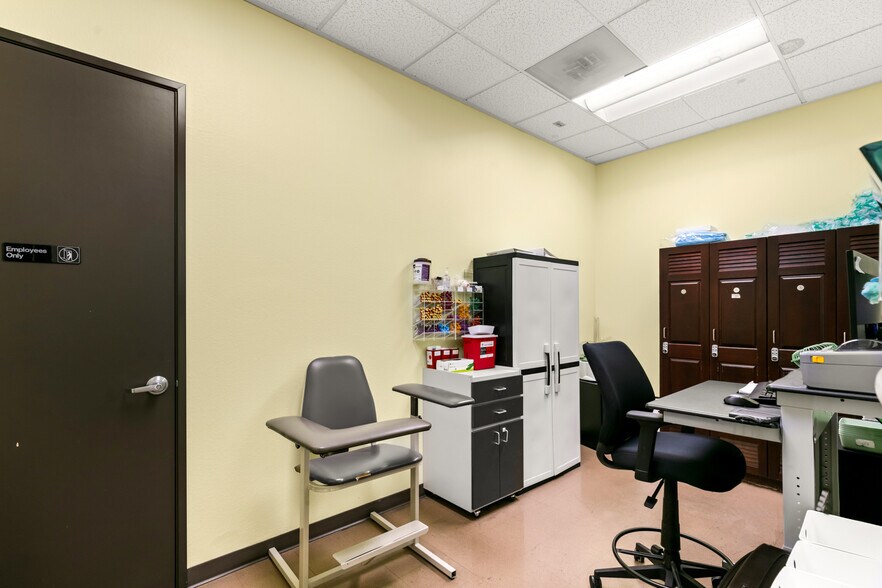 More Photos Of 7170 Smoke Ranch Rd, Las Vegas Office For Lease