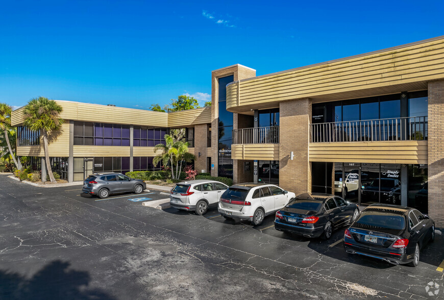 Primary Photo Of 2750 Stickney Point Rd, Sarasota Medical For Lease