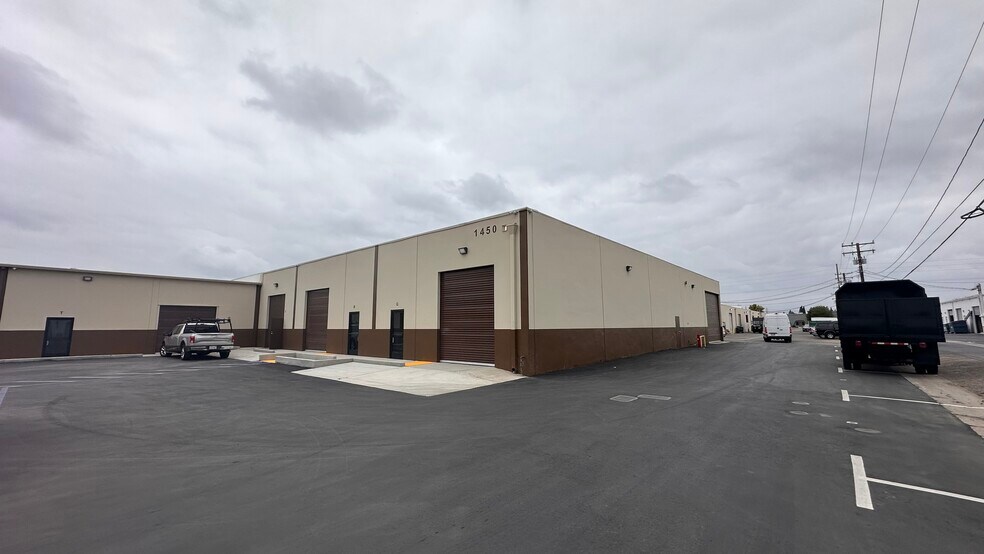 Primary Photo Of 1450 W Collins Ave, Orange Warehouse For Lease