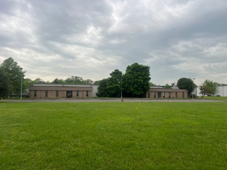 Primary Photo Of 314 Babb Dr, Lebanon Distribution For Sale