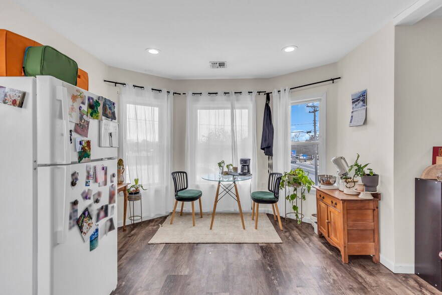 More Photos Of 59 N Main St, Manahawkin Freestanding For Sale