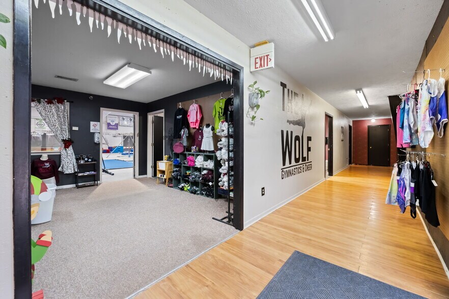 More Photos Of 115 N Willis Ave, Livingston Warehouse For Sale