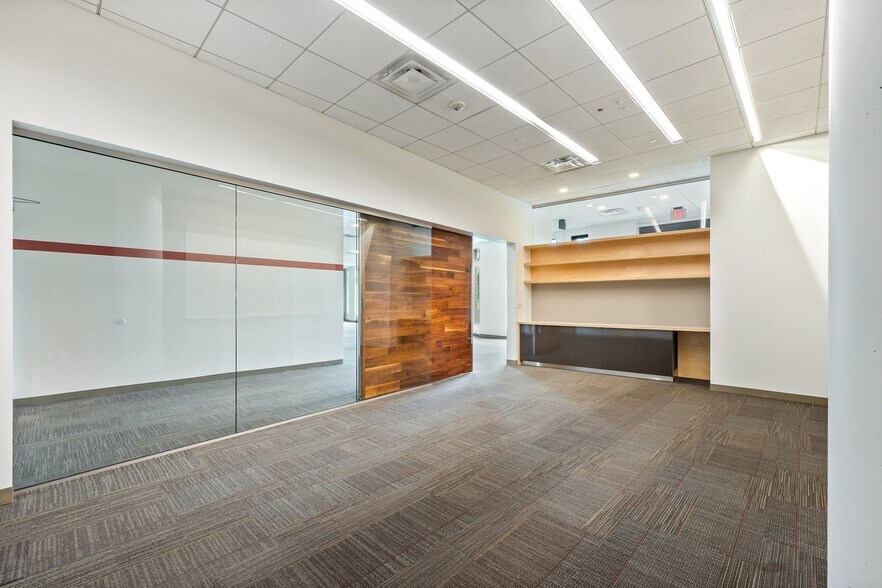 More Photos Of 2000 Duke St, Alexandria Office For Sale