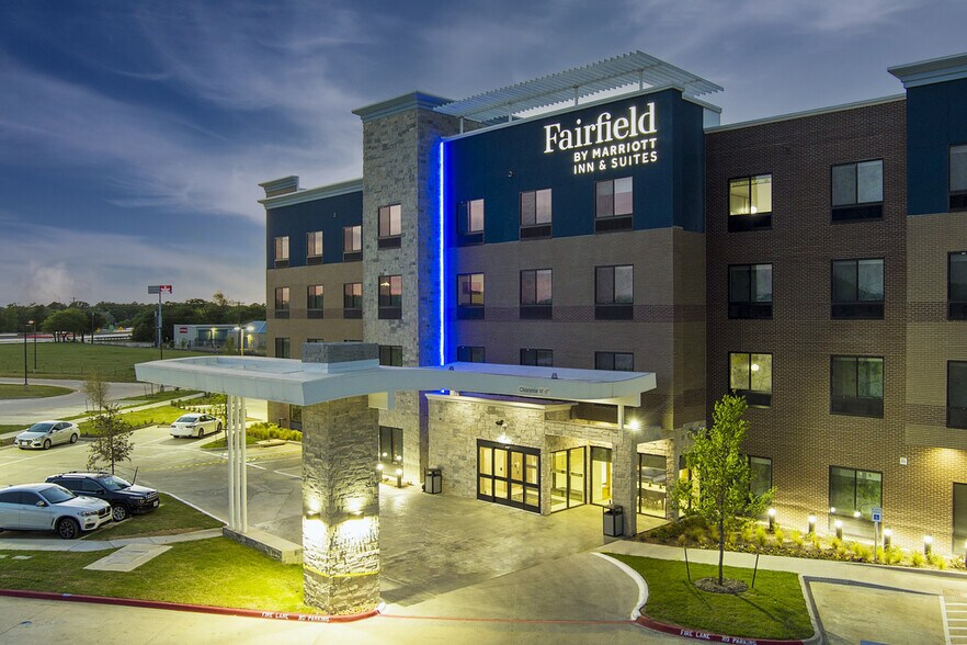 More Photos Of 6557 S Interstate 35 E, Corinth Hotel For Sale