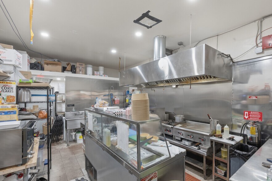 More Photos Of 154 Chestnut Ave, Jersey City Restaurant For Sale
