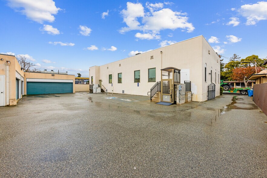 More Photos Of 420 Peninsula Ave, San Mateo Medical For Sale