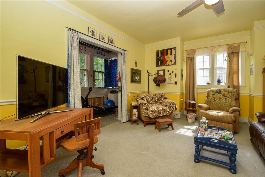 More Photos Of 1911 Memorial Ave SW, Roanoke Office Residential For Sale